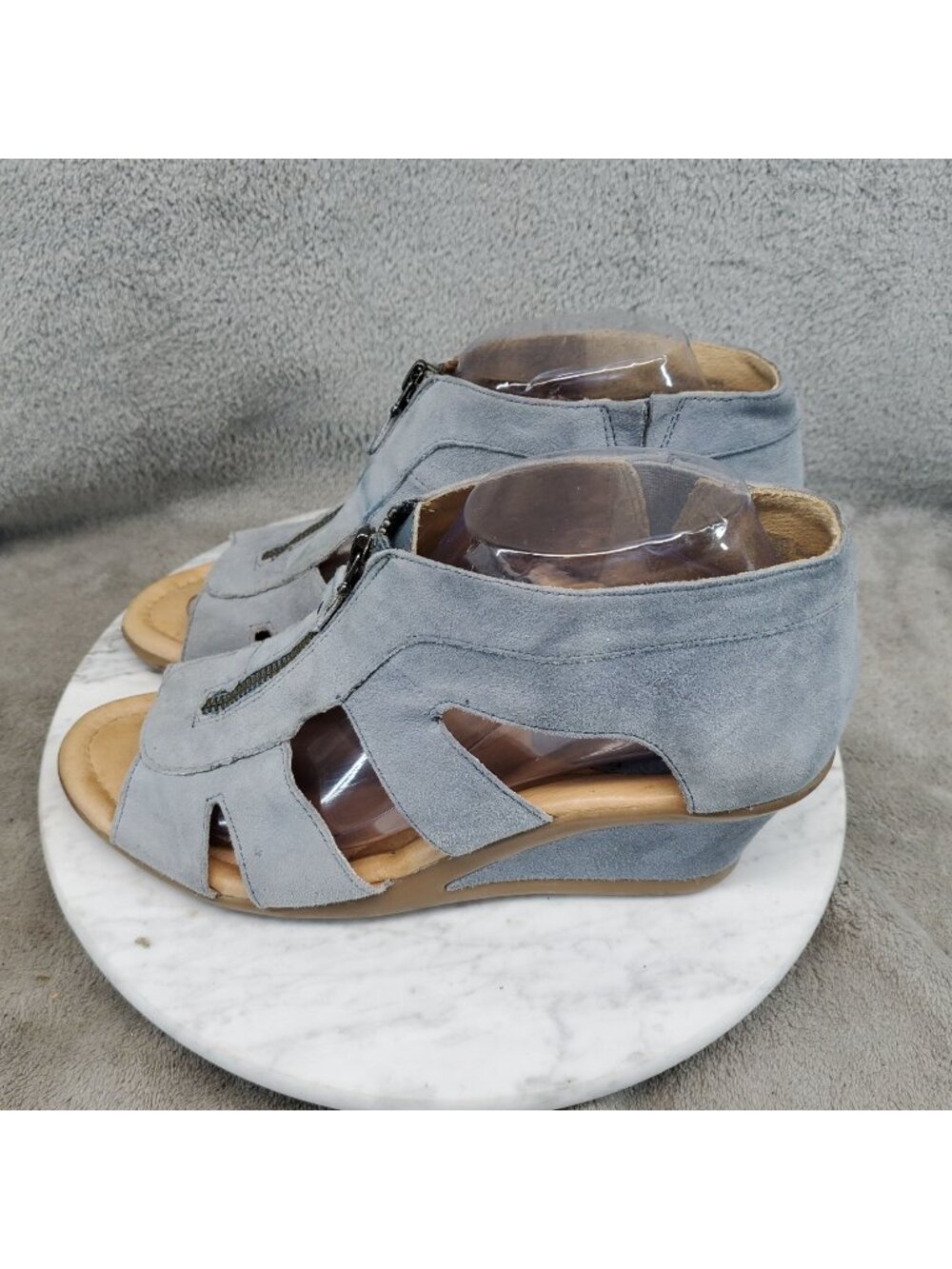 Earth Shoes Womens Size 9.5 Dusty Blue Poppi Leather Zip Sandals *Read*